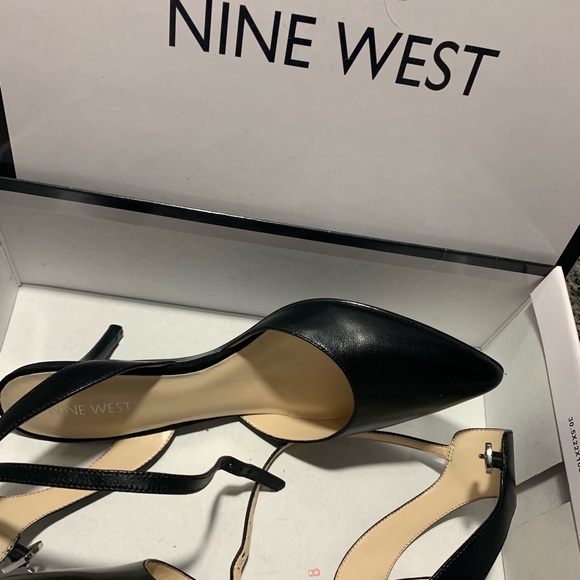 Nine West Pumps 🖤 - Picture 5 of 6